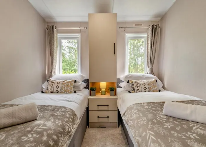 2 Bed In Oc-w29509 Holiday home *